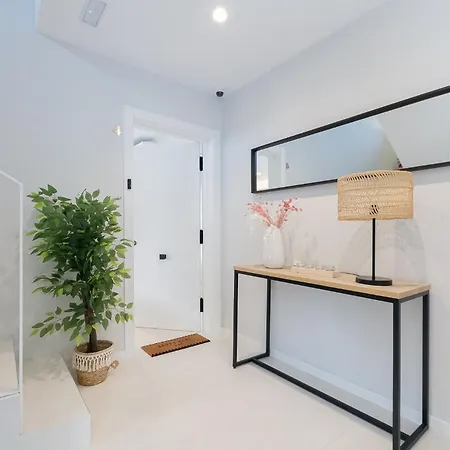 Elegante Y Luminoso En - Apto 2 By * Vigo