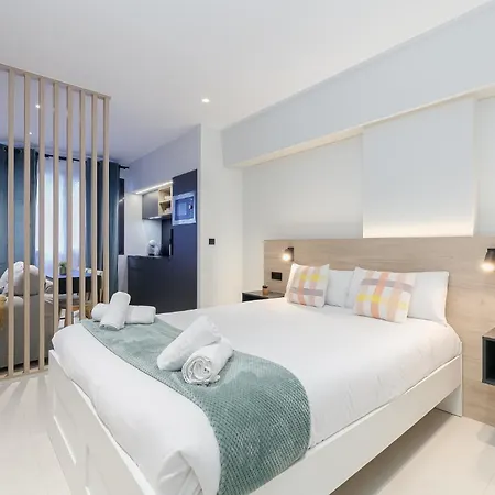 Elegante Y Luminoso En - Apto 2 By Apartamento